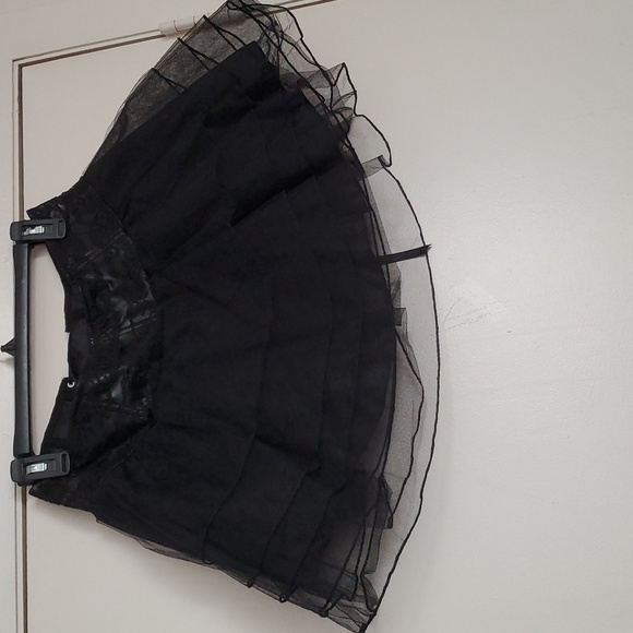 Hot Topic's Black Faux Leather & Lace Tutu - Picture 5 of 14